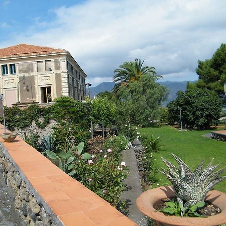 Etna Wine Azienda Agrituristica Passopisciaro Exterior foto